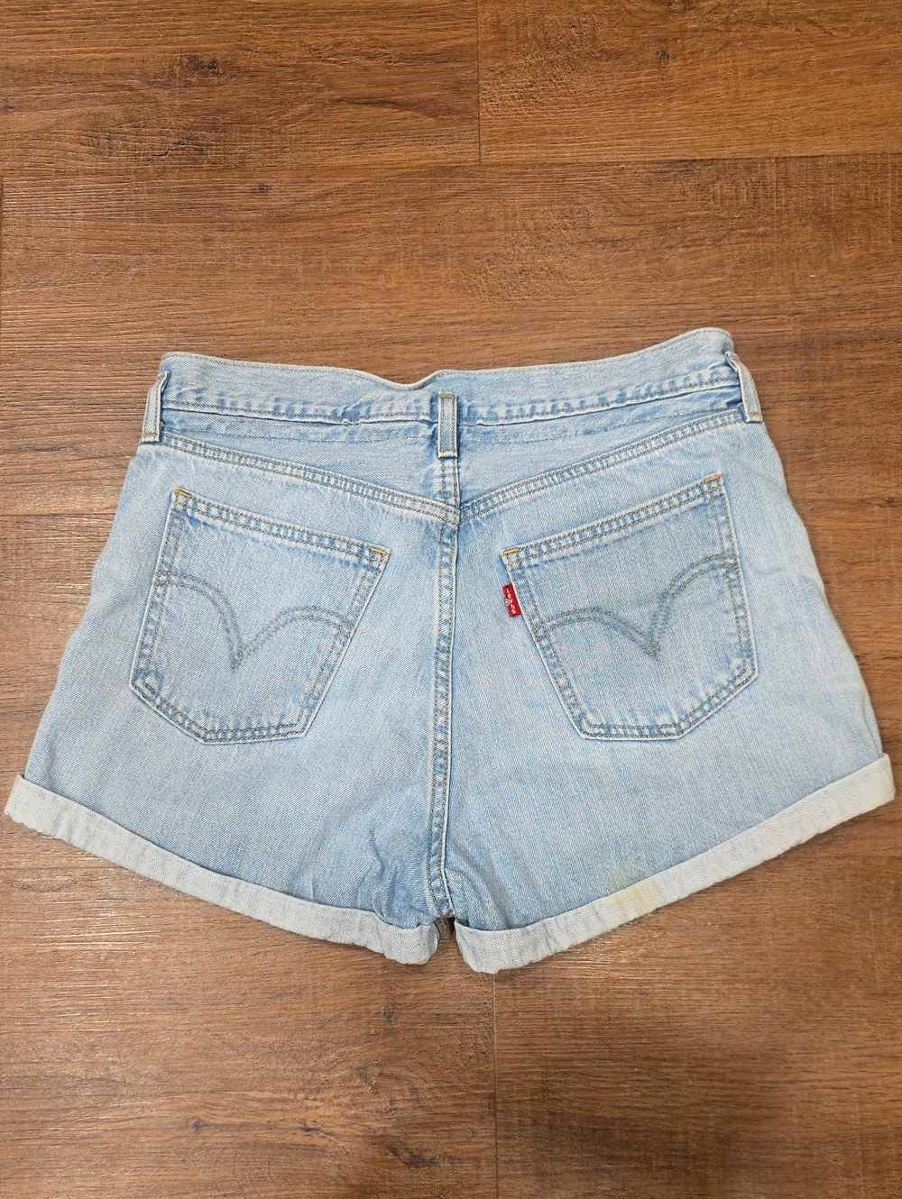 Levi's Light Wash Denim Rolled-Hem Shorts with Drawstring - Picture 3 of 3
